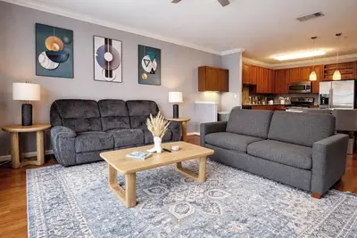 Image de In the Heart of Houston's Medical Center-Designed for Comfort & Tranquility
