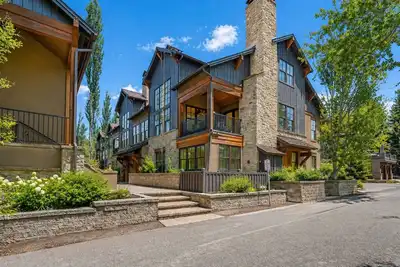 Image de Luxury Timbers Townhome | Walk to Town & Ski