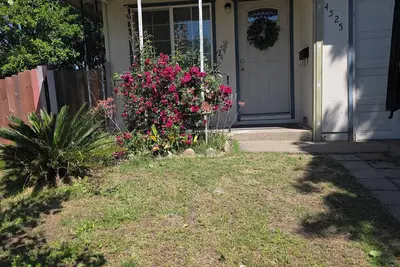 Image de Beautiful 2-bedroom building in charming Sacramento