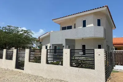 Image de Violeta Breeze Retreat-3bdr-spacious with pool-Noord-Boroncana