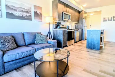 Image de 2br Downtown Condo - By Saddledome - Free Parking