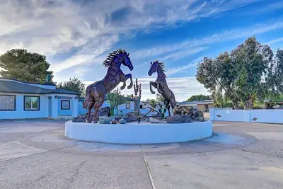 Image de Stunning 6 Bdrm Desert Ranch Equestrian Estate w/Breathtaking Views!