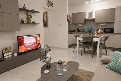 Image de Cosy 2bdr Apart In Bugibba Square, San-Paul-Il-Bahar, Malta