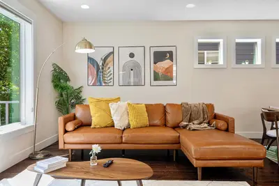 Image de Modern & Spacious 5b3. 5b House Near Airport & Downtown