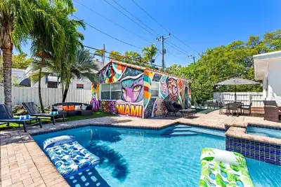 Image de Spanish-Style Modern Home | Heated Pool + Hot Tub