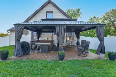 Image de Missouri Wine Country Retreat w/ Hot Tub & Bbq