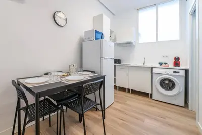 Image de Laundry & WiFi in Quiet Residential Area - 2
