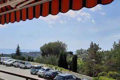 Image de Haut de Cassis  vue mer, belle appartement de 92m2, piscine dans la résidence