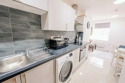 Image de First-Floor 3-Bed Flat in the Heart of Cardiff – Spacious, Stylish & Fully Equipped