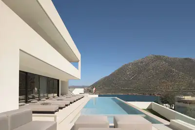 Image de Artio Villa, Timeless Design Steps to Beach & Dine
