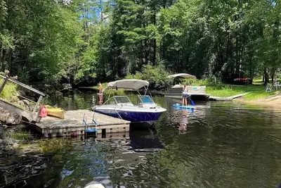 Image de The Ultimate Two-Lake Access Bungalow: Peaceful Riverfront Living