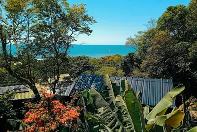 Image de Tucano Chalet with sea and nature views of Solidão Beach