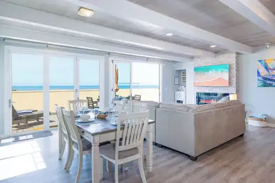 Image de 871 Mbr - Blue Haven | Oceanfront 4br Luxury Beach House with Deck & Hot Tub