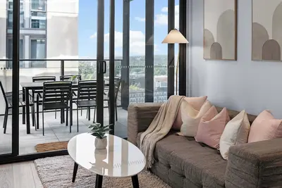 Image de Cityview Family Retreat 2b2b + free parking walk to Rundle mall