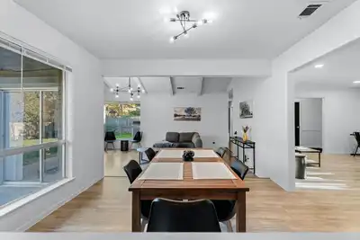 Image de Stylish 3br Near The Domain  Modern Austin Stay