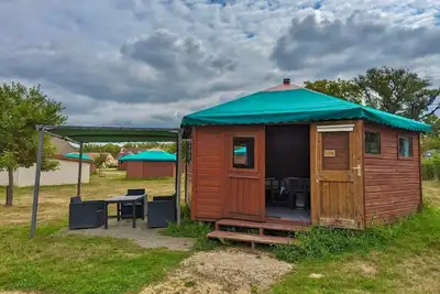 Image de Camping Parc de la Brenne - Camper bungalow
