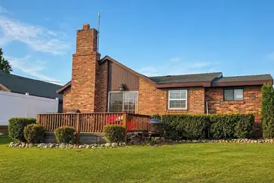 Image de Cozy 2-bedroom cabin in tranquil Cheboygan with Ac