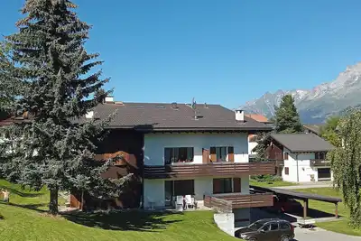 Image de Crestahüs Seeberger, Obersaxen-Misanenga, (Obersaxen). by Interhome