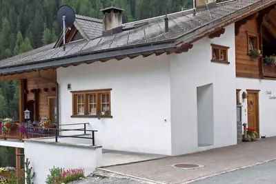 Image de Chalet Guardaval, (Samnaun-Compatsch). by Interhome