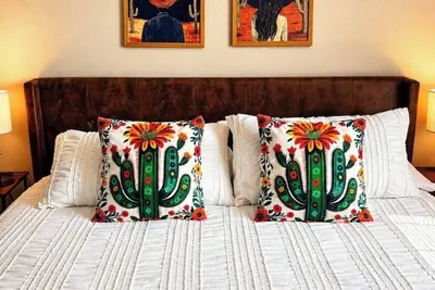 Image de Welcome to The Lone Star Stay! Relaxing 3/2 family/group retreat near downtown!
