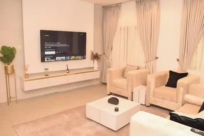 Image de Amazing and beautifully designed 3 bedrooms Lekki phase 1