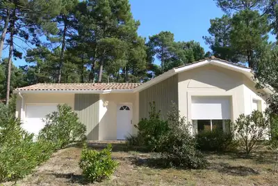 Image de Maison de plain-pied sous les pins au calme entre lac et océan wifi gratuit