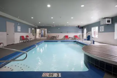 Image de Modern Suite in Chattanooga Near Tennessee Aquarium for Family Adventures