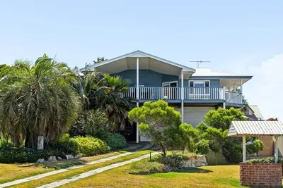 Image de Falcon Bayview Beach House - Grande maison Falcon Bayview acceptant les animaux avec vue océan