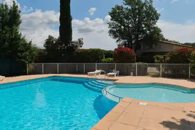 Image de Maison provençale avec terrasse | Accès piscine
