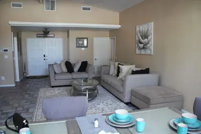 Image de Spacious 4-bedroom pool house in fabulous Lancaster with Ac