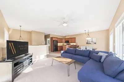 Image de Timberline Crest | Balcony | Backyard | Pets Ok