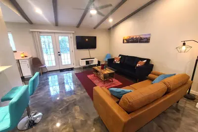 Image de Artisan 4-bedroom Home in Upper East Austin