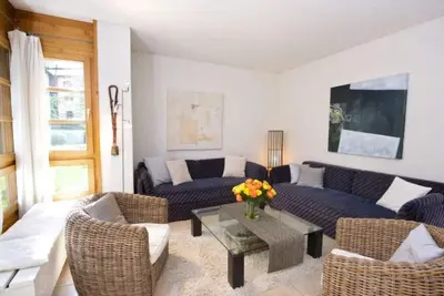Image de Schweizerhof 402 für zwei bis vier Personen Lenzerheide by Interhome