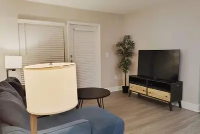 Image de Cute 1bed 1bath /2Queen Beds at 5 min walk to Nrg