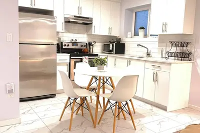 Image de Entire 2br Guest Suite | Private Entrance | Sleeps 2–7