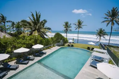 Nyuh Lengkong Beachfront Villa