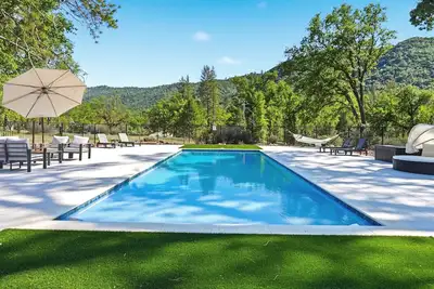 Image de New! Ymr w/pool/spa/game room/Ev/volleyball!