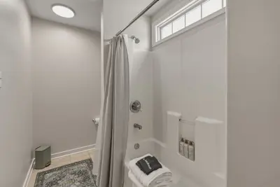 Image de Spacious home in safe and accessible area! Close to Hull Street, TurnPike, & Rva