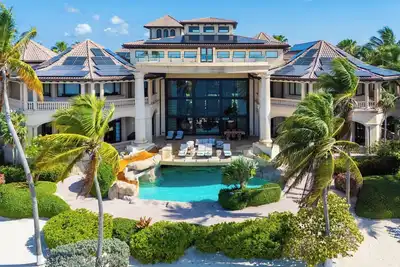 Image de Castillo Caribe: Ultra-Luxe Estate w/Pool Grotto, Tennis & Pickle Ball Courts + Home Spa & Gym