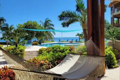 Image de Indigo Belize 3a, beach and pool view steps from the Caribbean sea