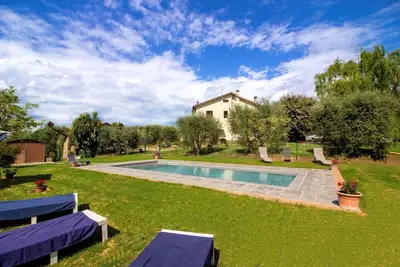 Image de Belle maison de vacances privée pour 7 personnes avec piscine privée, Wifi, Tv et animaux admis