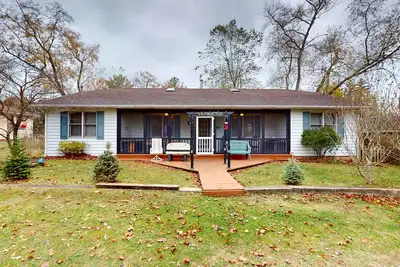 Image de Within walking distance to Lake Michigan, beach access, nice patio, W/D & Wifi