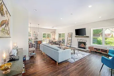 Image de Fantastic family home near the lake with WiFi and large deck