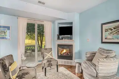 Image de Stylish Dog-Friendly Condo W/ Free Wifi, Patio, Outdoor Pool