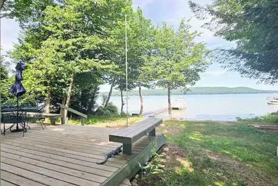 Image de Glen Lake Home w/private beach frontage and dock