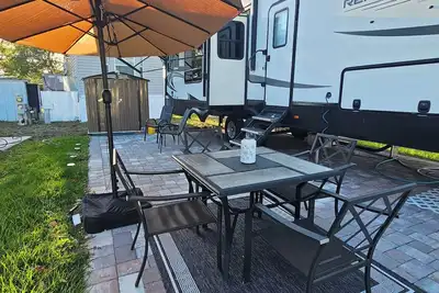 Image de Coastal Dunedin Rv, Close to Beach, 1br + Office, Pool, Gym, Pet Friendly Park