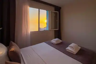 Image de Adorable 1-bedroom 1 livingroom hotel with Ac in gorgeous Kuşadası for winter