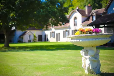 Image de Manoir à la campagne Un séjour d'exception entre nature, histoire et convivialité