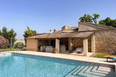Image de La Pierre Claire - Deux Chambres Villa, Couchages 4