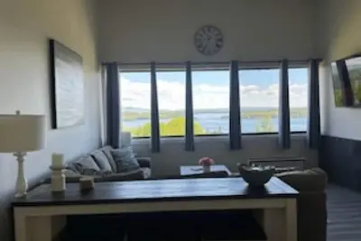 Image de Million Dollar Views of Lake Winni Near it All!